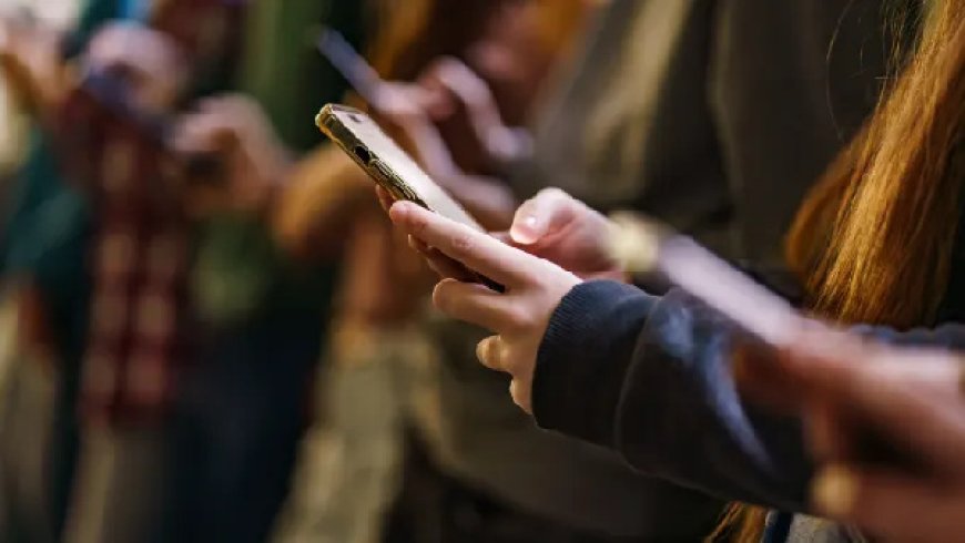 پسپۆڕان نیگەرانن لە پشتبەستنی زۆر بە زیرەکی دەستکرد