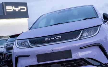 بی وای دی” “تێسلا” دەڕووخێنێت.. هێرشێکی چینی بازاڕەکانی ئۆتۆمبێلی کارەبایی داگیر دەکات