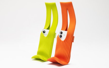 جانتا نوێیەکەی ئایفۆن تەواو فرۆشرا سەرەڕای نرخە بەرزەکەی