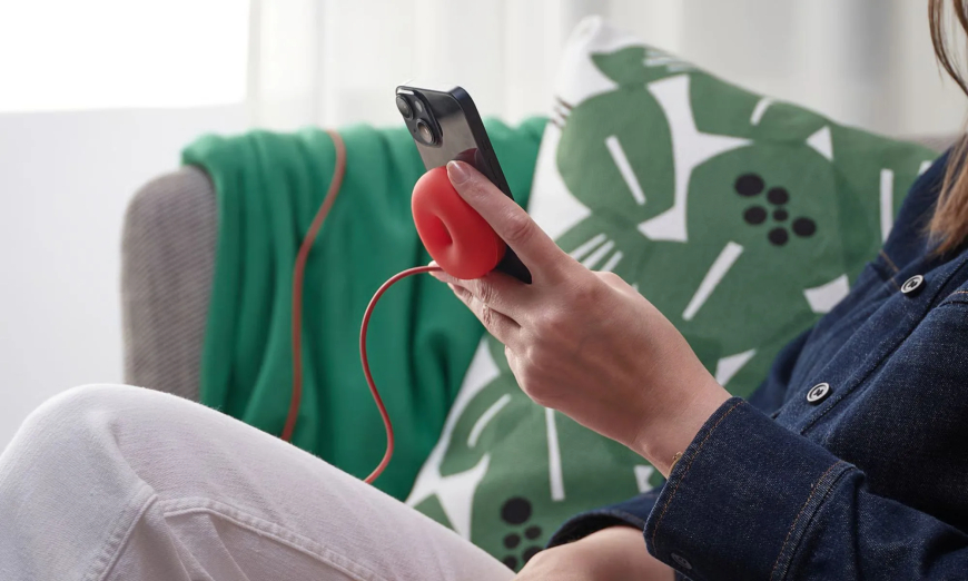 پاوەربانکێکی مۆبایلی بێ وایەر بە شێوەی دۆنات.. هەرزان و جوان