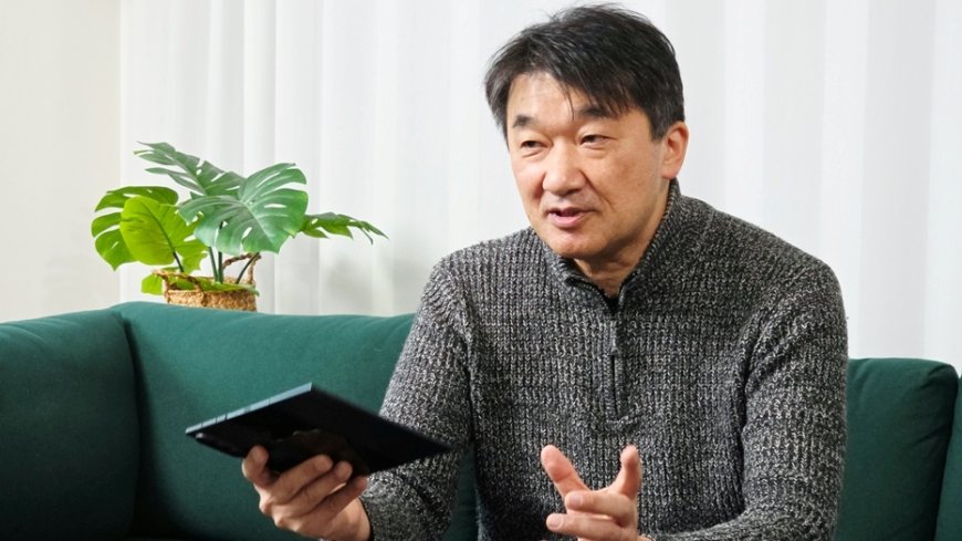 چیرۆکی ژاپۆنییەکی شەیدای مۆبایل.. خاوەنی ١٨٠٠ مۆبایلە و بە تایبەتی گەشت دەکات بۆ کڕینی مۆبایلی نوێ