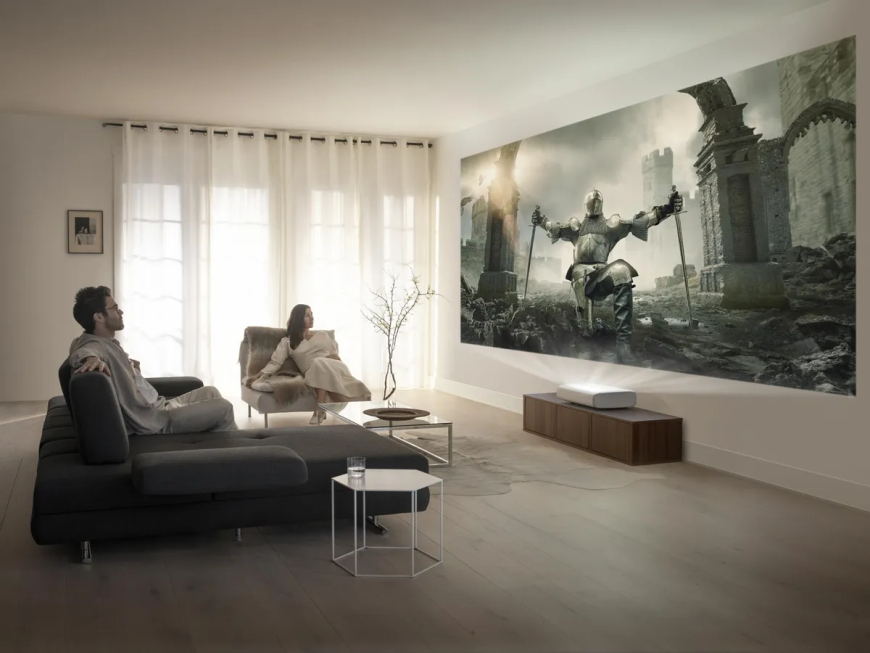 سامسونگ تەلەفیزیۆنێکی گەورەی ١٣٠ ئینجی دەهێنێتە بازاڕەوە